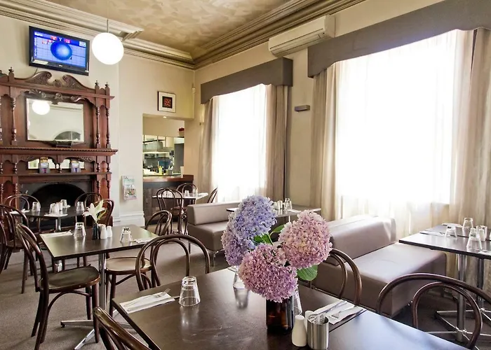Deloraine Hotel