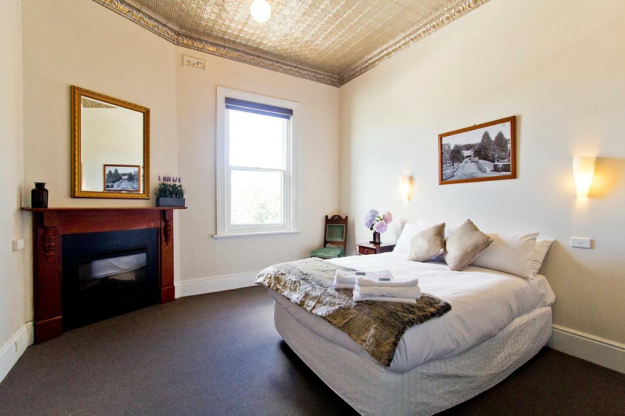 Deloraine Hotel Hotel