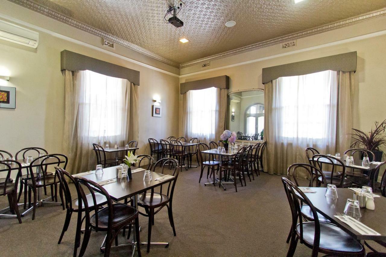 Hotel Deloraine Hotel